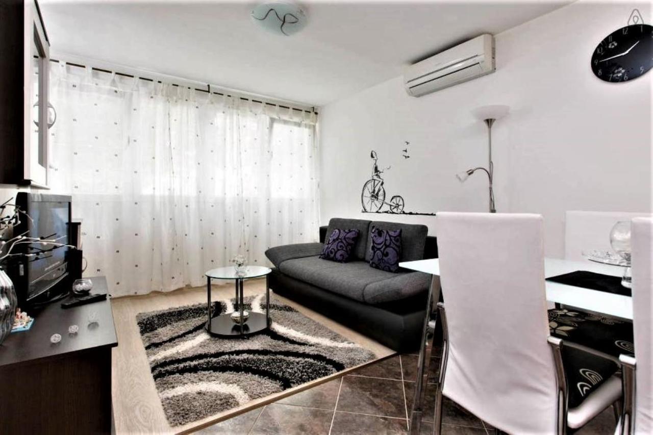 Apartment Stanic - "Home Away From Home" Split Exterior photo