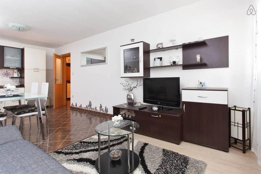 Apartment Stanic - "Home Away From Home" Split Room photo